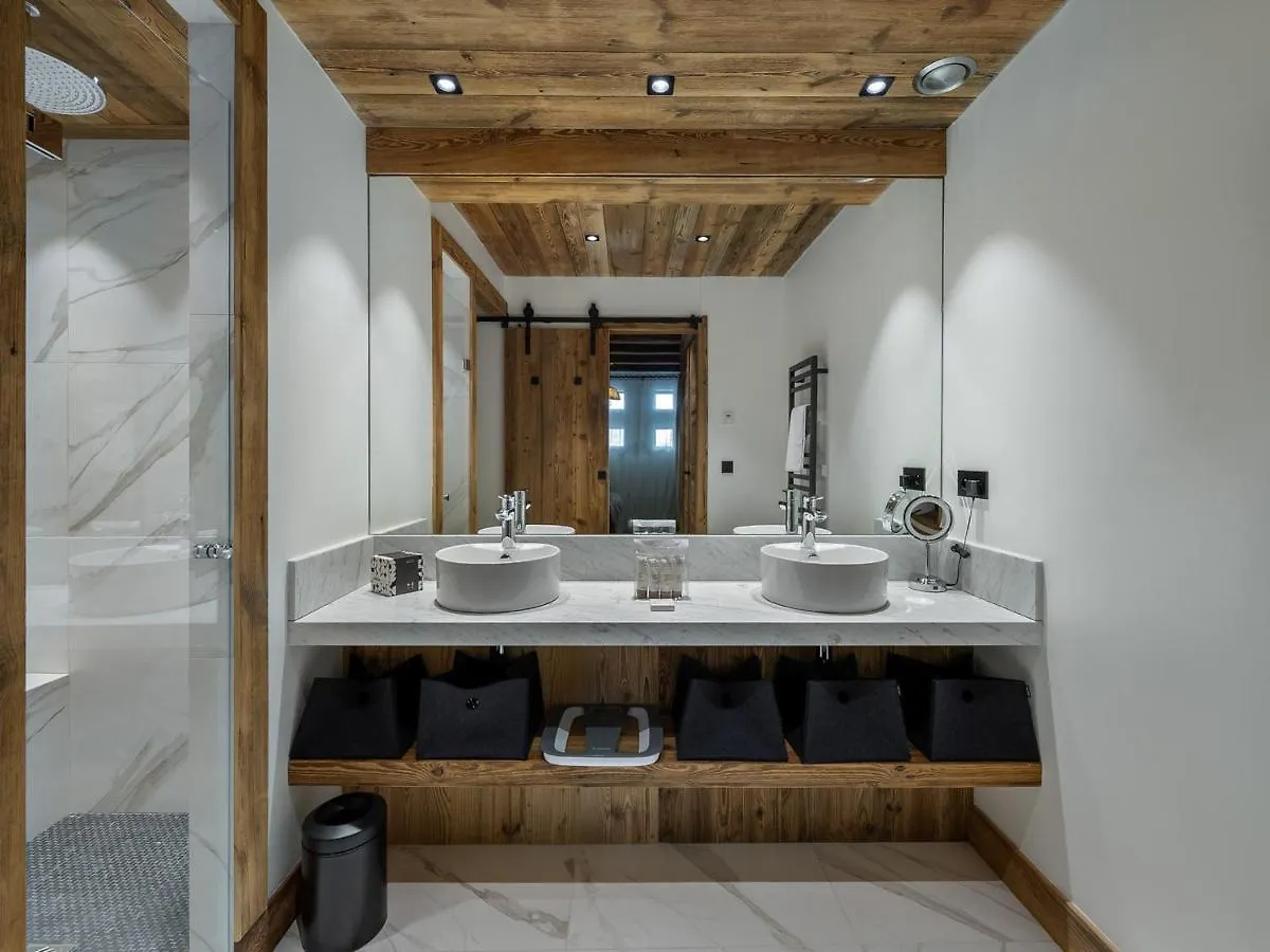 Appartement Elegant Avec Jacuzzi A Val-D'Isere - 4 Chambres En Suite, Proche Piste De Bellevarde - Fr-1-567-87