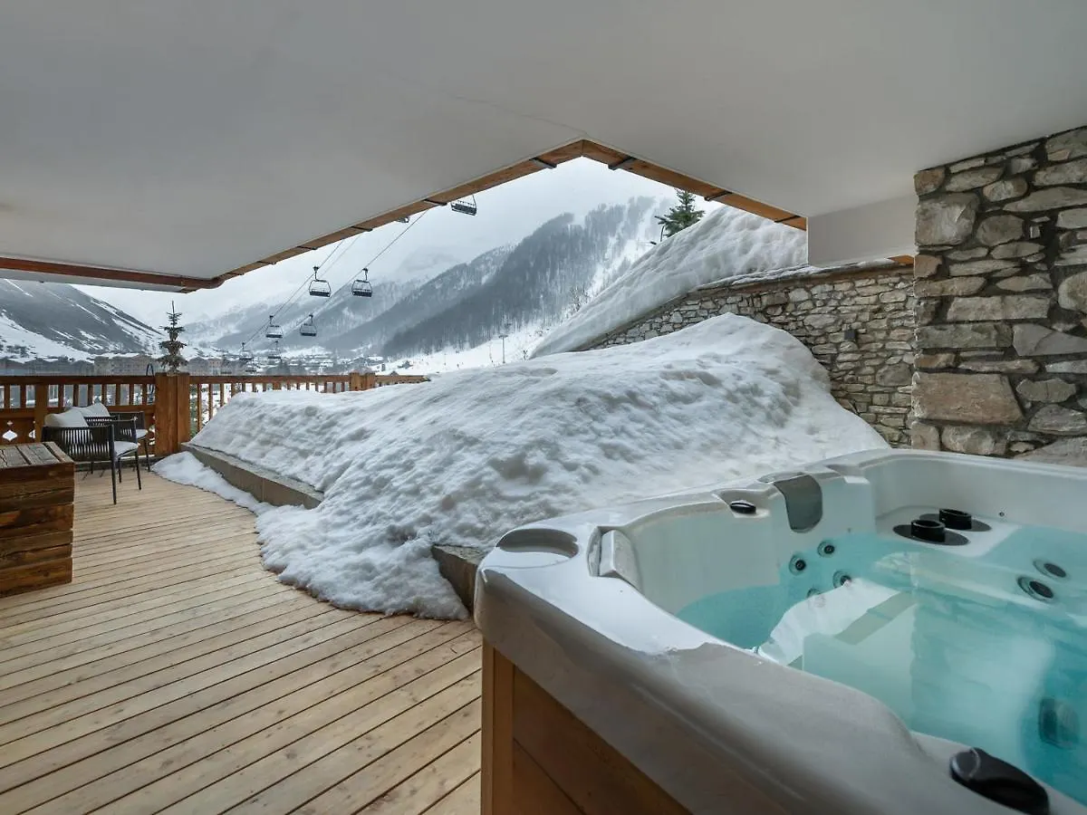 Appartement Elegant Avec Jacuzzi A Val-D'Isere - 4 Chambres En Suite, Proche Piste De Bellevarde - Fr-1-567-87 0*,